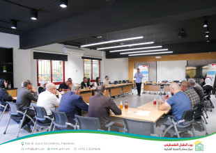 مركز مصادر يوقّع اتفاقيات مشروع "شركاء من أجل التمكين" مع المؤسسات الشريكة في الخليل