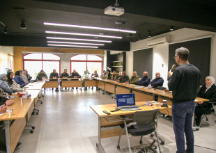 مشروع "علي صوتك: تعزيز الحوكمة والمشاركة المدنية في الخليل"