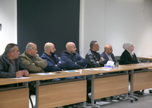 مشروع "علي صوتك: تعزيز الحوكمة والمشاركة المدنية في الخليل"