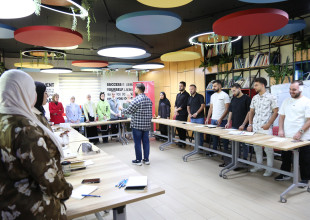 انطلاق تدريب "English For Travel" في البيت الأمريكي بمركز مصادر التنمية الشبابية