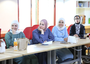 انطلاق تدريب "English For Travel" في البيت الأمريكي بمركز مصادر التنمية الشبابية