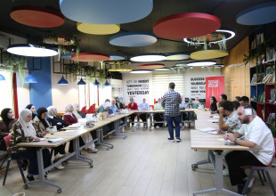 انطلاق تدريب "English For Travel" في البيت الأمريكي بمركز مصادر التنمية الشبابية