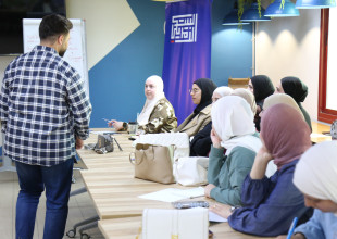 انطلاق تدريب "English For Travel" في البيت الأمريكي بمركز مصادر التنمية الشبابية