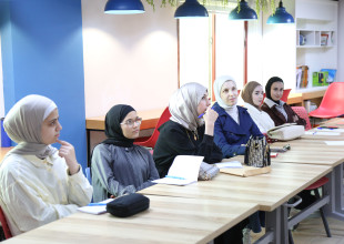 انطلاق تدريب "English For Travel" في البيت الأمريكي بمركز مصادر التنمية الشبابية