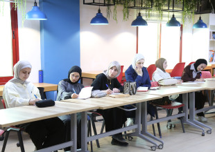 انطلاق تدريب "English For Travel" في البيت الأمريكي بمركز مصادر التنمية الشبابية