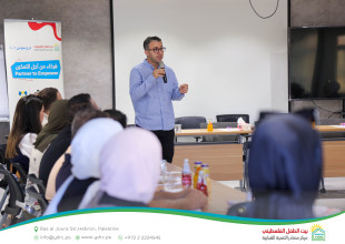 مركز مصادر يوقّع اتفاقيات مشروع "شركاء من أجل التمكين" مع المؤسسات الشريكة في الخليل