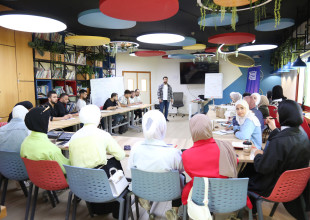 انطلاق تدريب "English For Travel" في البيت الأمريكي بمركز مصادر التنمية الشبابية