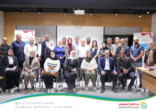 مركز مصادر يوقّع اتفاقيات مشروع "شركاء من أجل التمكين" مع المؤسسات الشريكة في الخليل