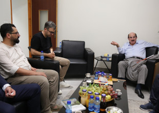 زيارة الدكتور سمير جرّاد لمركز مصادر التنمية الشبابية &ndash; الخليل