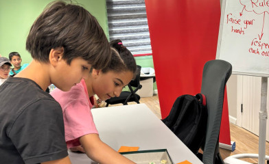 اختتام دورتين في اللغة الإنجليزية بأساليب حديثة ضمن برنامج البيت الأمريكي وسط تفاعل لافت