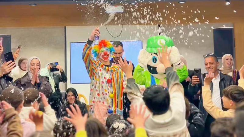 مركز مصادر يستضيف إفطاراً رمضانياً للأطفال الأيتام في الخليل