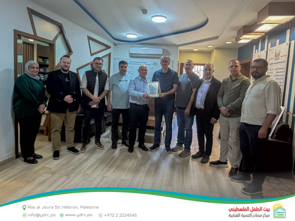 Hebron YDRC Visits Hebron Food Trade Association to Strengthen Cooperation Frameworks